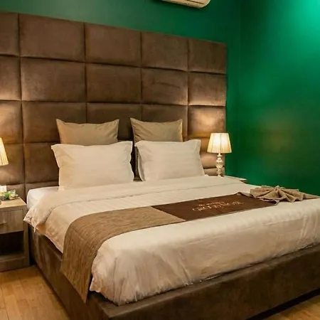 Artist Hotel *
