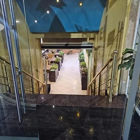 Artist Hotel *